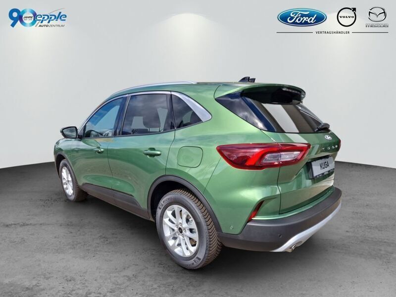 Gebraucht Ford Kuga Titanium 180 PS (132 kW) 2024 Bursting green metallic SUV