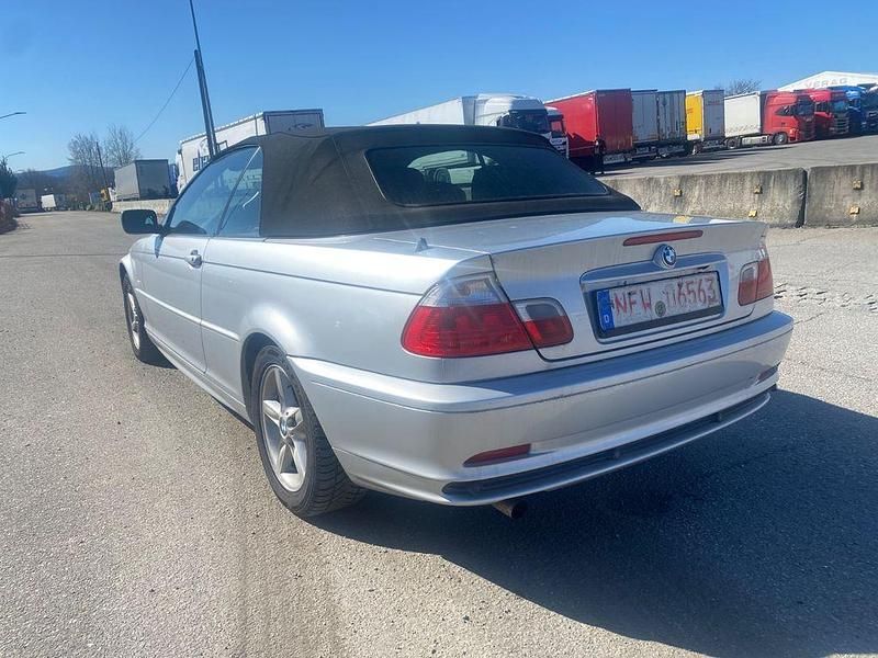 Gebraucht BMW 318 Cabriolet 143 PS (105 kW) 2002 Silber Cabrio