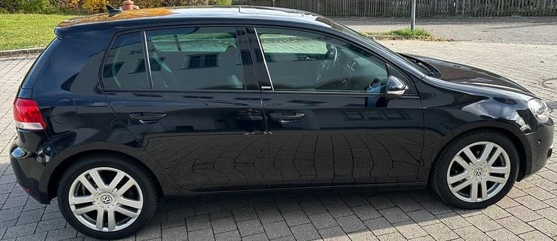 Usado VW Golf VII Style 105 HP (77 kW) 2012 Preto Sedan