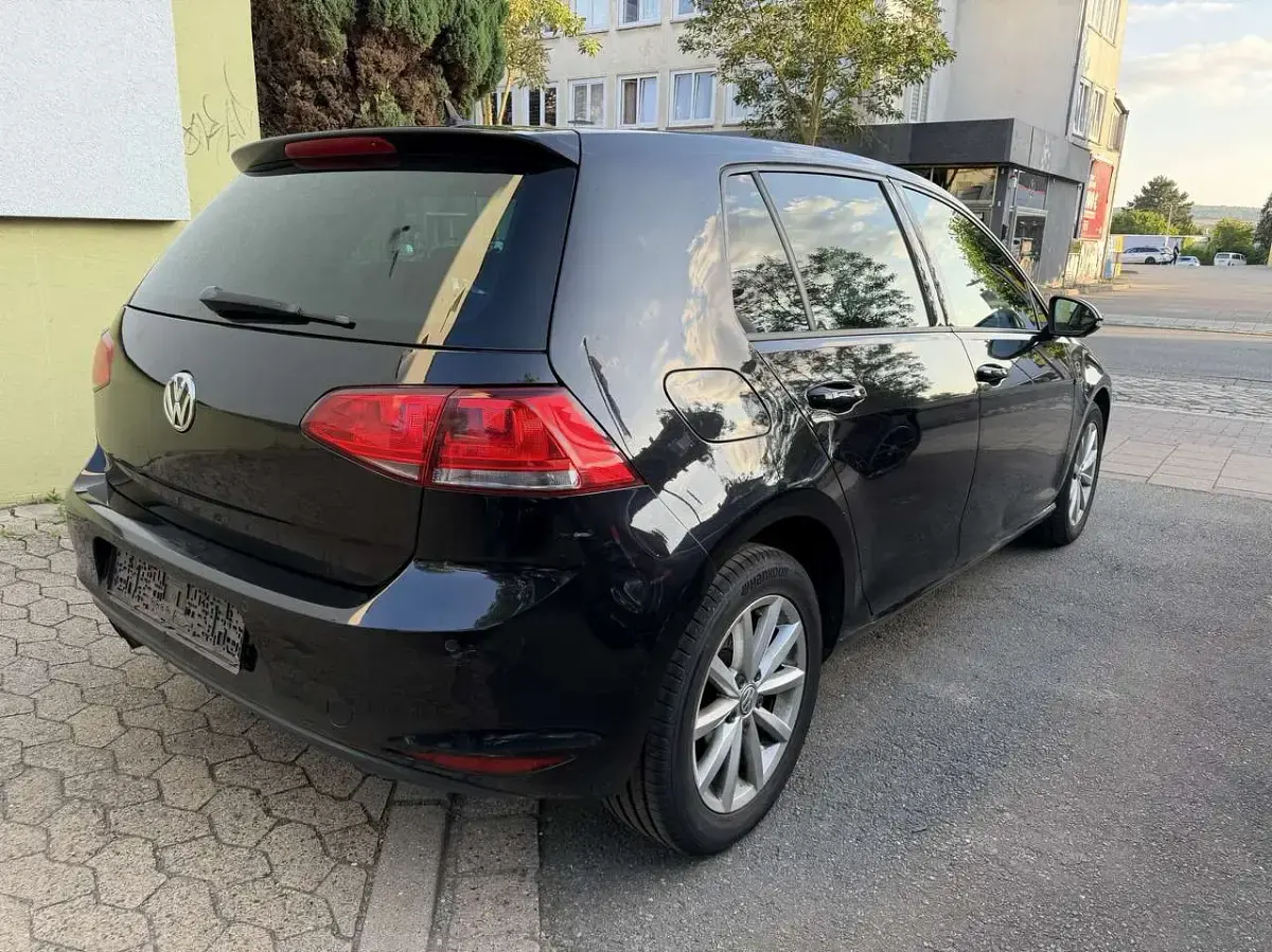Gebraucht VW Golf VII LOUNGE 150 PS (110 kW) 2015 Deep black perleffekt Kleinwagen