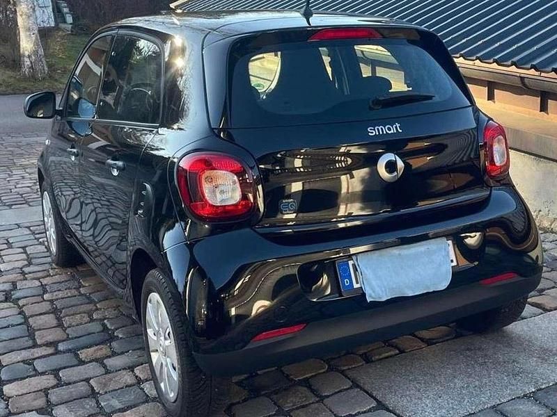Gebraucht Smart ForFour Electric Drive 60 kW (82 PS) 2022 Schwarz Limousine