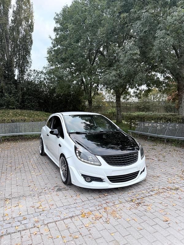 Weiß Gebraucht 2011 Opel Corsa OPC Kleinwagen | 3.200 € (Teuer) - Bild 1/4