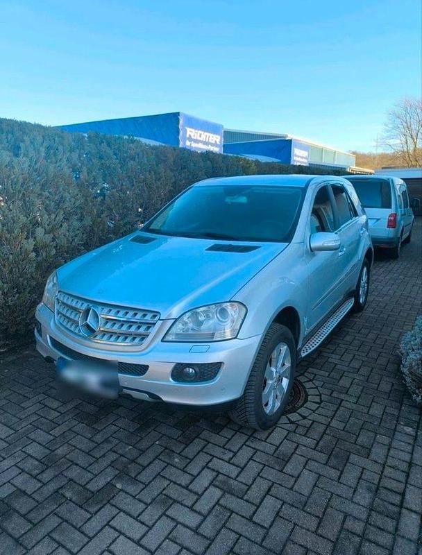 Gebraucht Mercedes ML280 190 PS (139 kW) 2006 Silber SUV