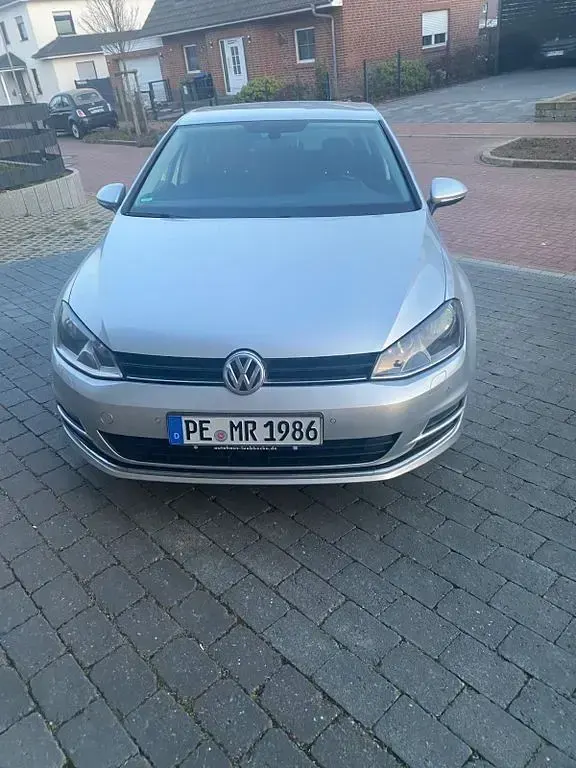 Gebraucht VW Golf VII LOUNGE 86 PS (63 kW) 2015 Silber Limousine