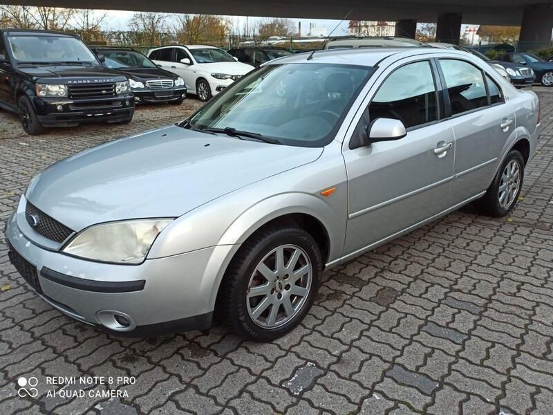 Gebraucht Ford Mondeo Ghia 125 PS (91 kW) 2002 Silber Limousine