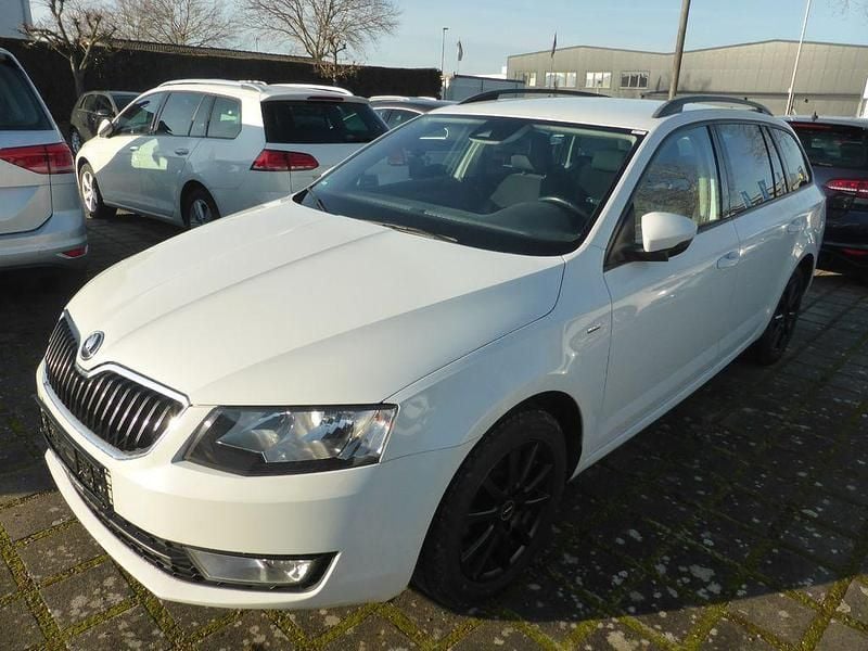 Gebraucht Skoda Octavia Joy 110 PS (80 kW) 2016 Weiß Kombi