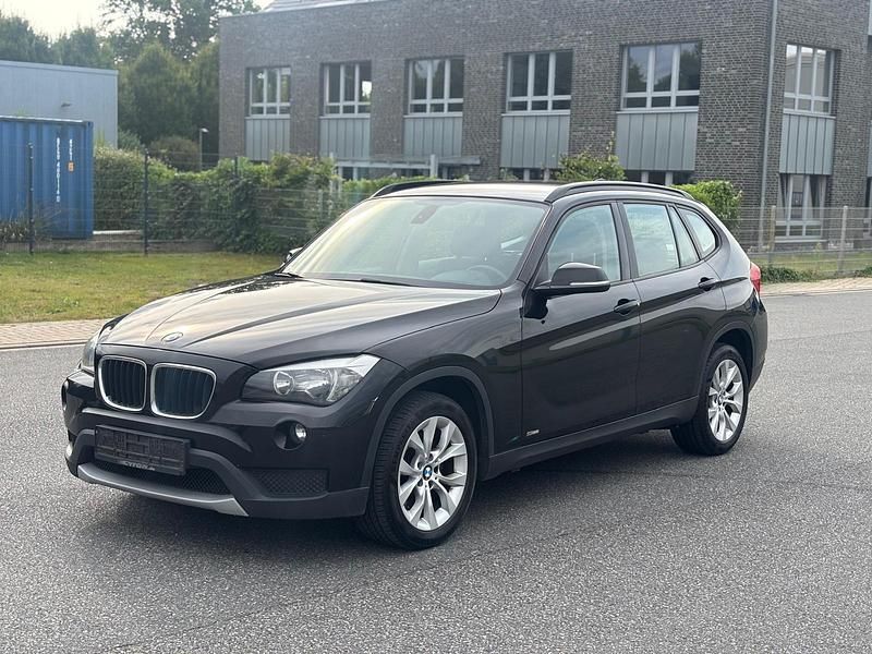 Schwarz Gebraucht 2013 BMW X1 SUV | 6.299 € - Bild 1/4