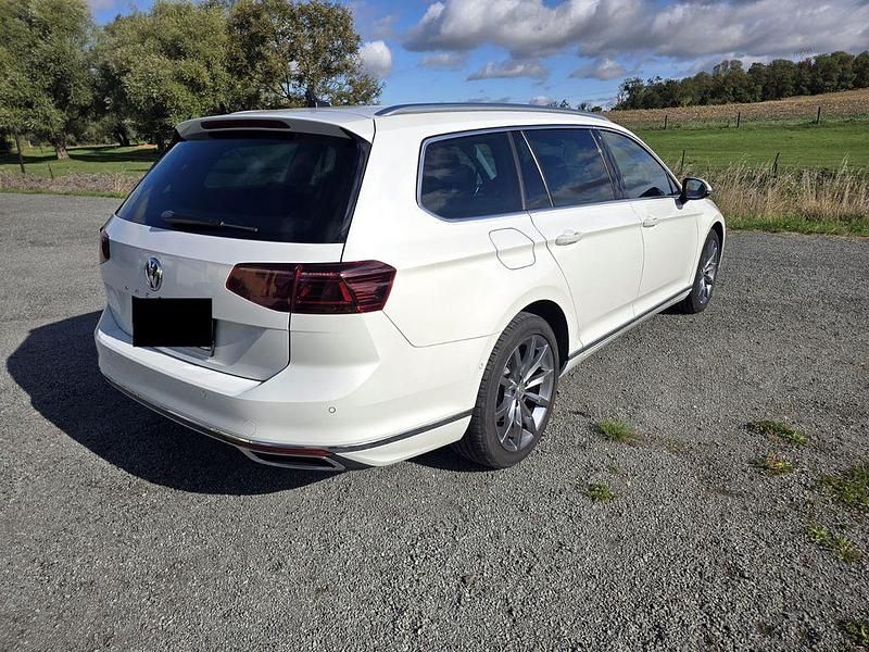 Gebraucht VW Passat Highline 190 PS (139 kW) 2020 Weiß Kombi