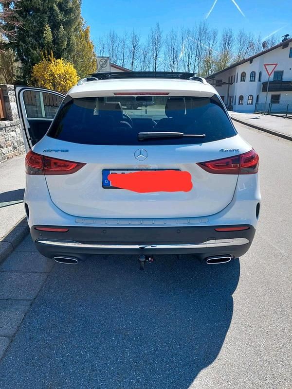Second-hand Mercedes GLA250 AMG line 224 CP (164 kW) 2021 Alb SUV