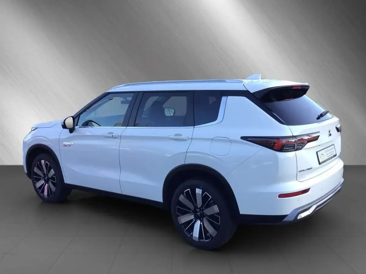 Gebraucht Mitsubishi Outlander P-HEV Edition 136 PS (100 kW) 2025 Andenweiss SUV