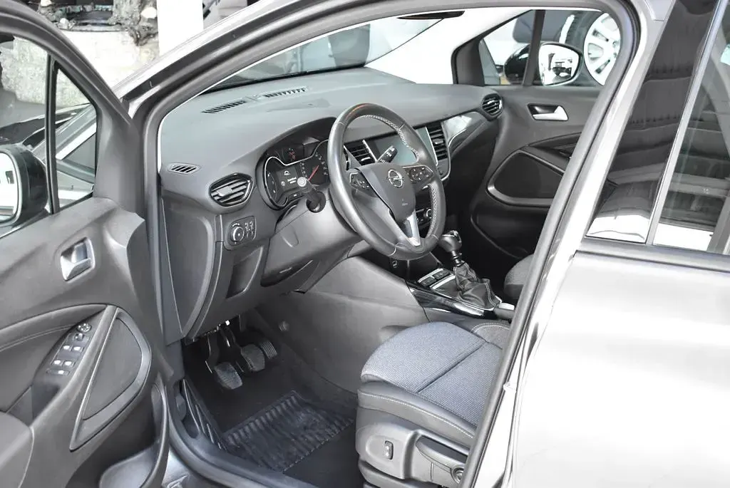 Gebraucht Opel Crossland Elegance 110 PS (80 kW) 2024 Grau vulkan grau met. SUV