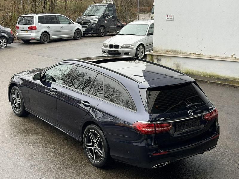 Gebraucht Mercedes E300 AMG 194 PS (142 kW) 2022 Blau Limousine