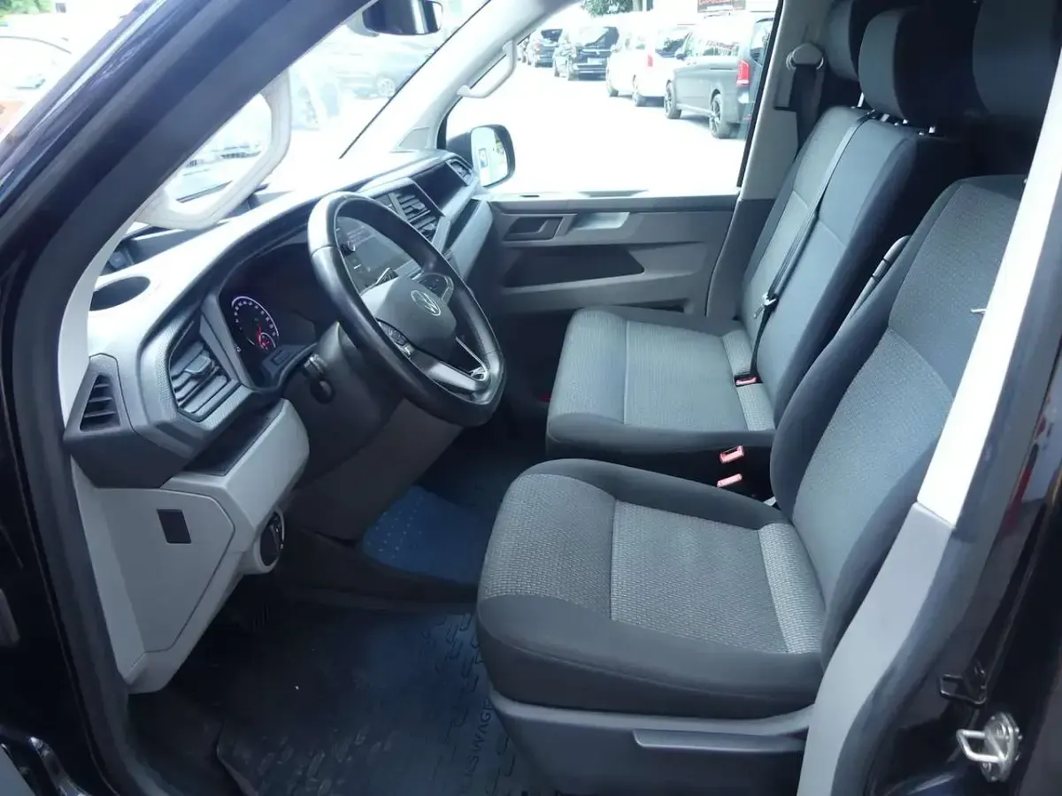 Gebraucht VW Transporter 150 PS (110 kW) 2023 Deep black perleffekt Van