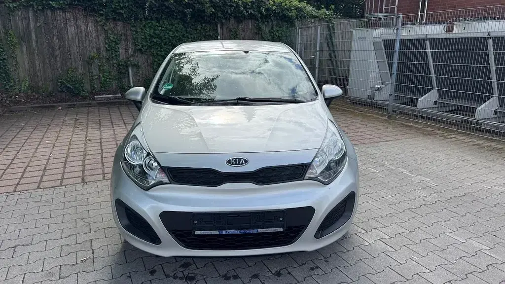 Occasion Kia Rio Edition 7 75 ch (55 kW) 2012 Argent Berline