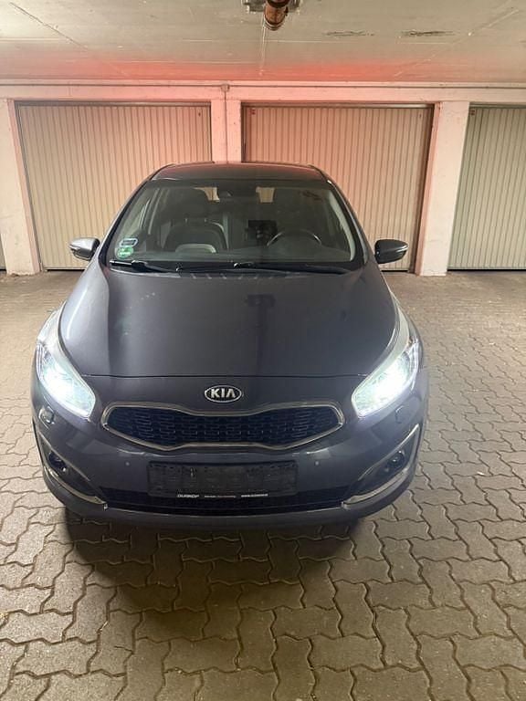 Gebraucht Kia Ceed 135 PS (99 kW) 2016 Grau Kleinwagen