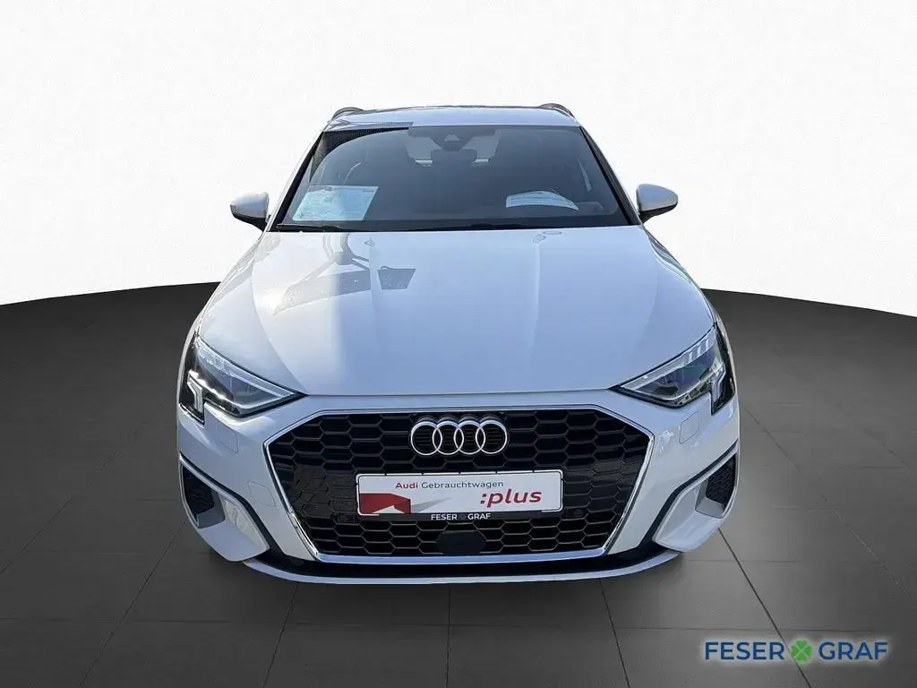 Gebraucht Audi A3 Advanced Plus 110 PS (80 kW) 2024 Gletscherweiß metallic Limousine