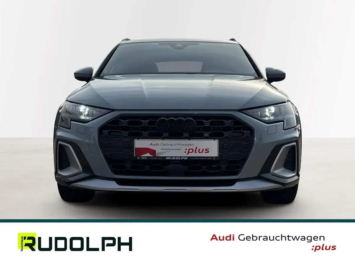 Gebraucht Audi A3 Ambiente 150 PS (110 kW) 2025 Pfeilgrau perleffekt Limousine
