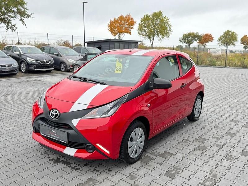 Rot Gebraucht 2017 Toyota Aygo Kleinwagen | 6.950 € (Fairer Preis) - Bild 1/4