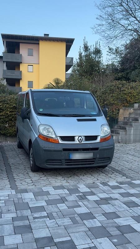 Usado Renault Traffic 2006 Cinzento Monovolume