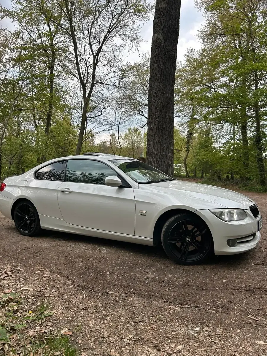 Używany BMW 330 245 KM (180 kW) 2012 Biały Coupe