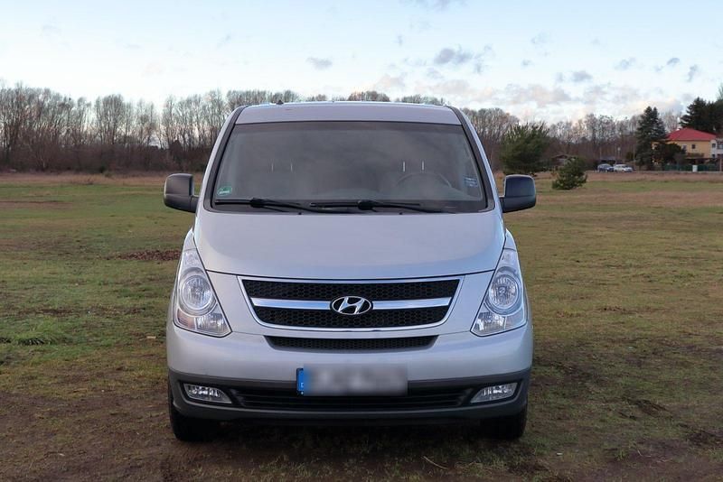 Silber Gebraucht 2008 Hyundai H-1 Van | 8.000 € (Etwas zu teuer) - Bild 1/4