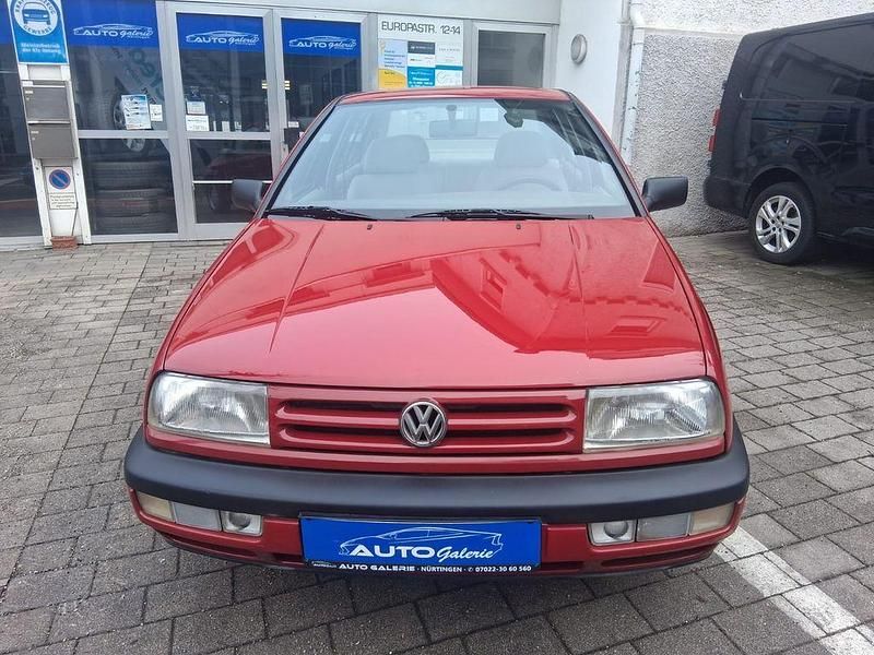 Gebraucht VW Vento 75 PS (55 kW) 1994 Rot Limousine