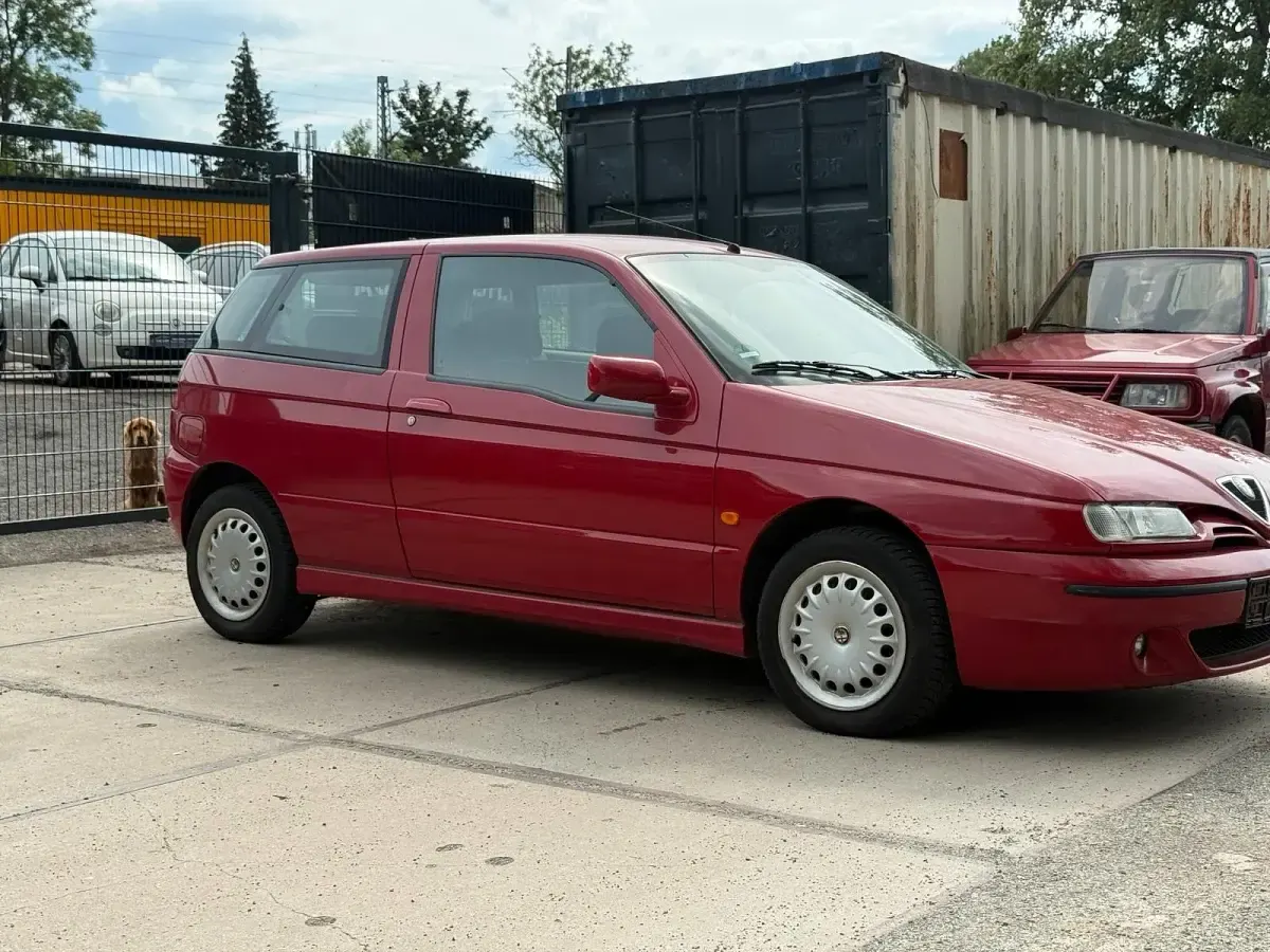 Gebraucht Alfa Romeo 145 103 PS (75 kW) 1999 Rot Kleinwagen
