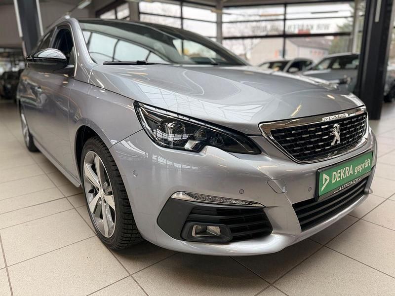 Gebraucht Peugeot 308 Allure 131 PS (96 kW) 2020 Grau Kombi