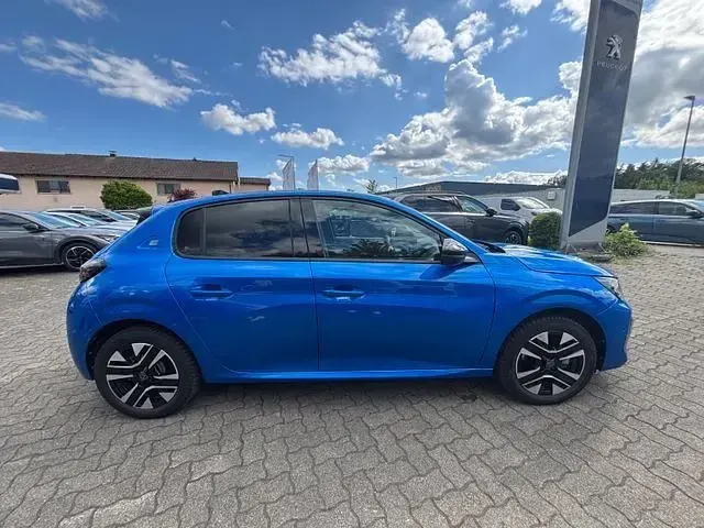 Gebraucht Peugeot e-208 Allure 114 kW (156 PS) 2025 Blau Kleinwagen