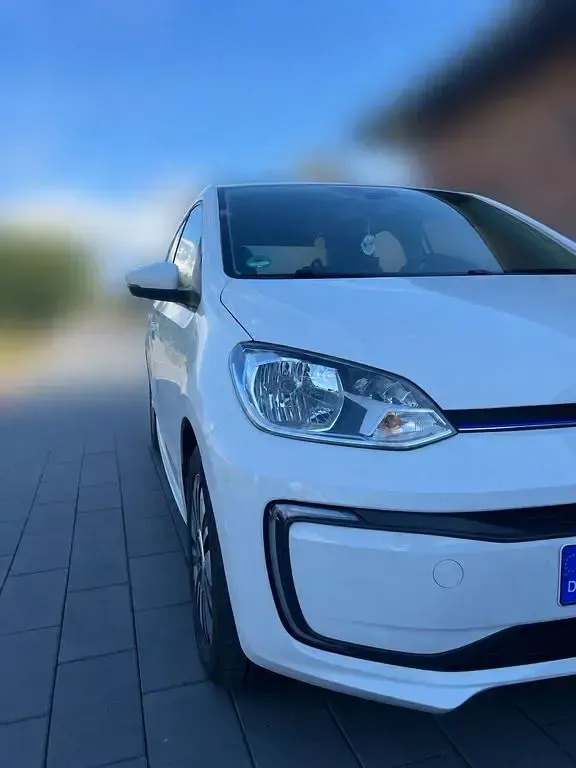 Gebraucht VW e-up! 61 kW (83 PS) 2023 Weiß Kleinwagen