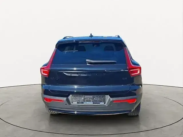 Gebraucht Volvo XC40 Plus 163 PS (119 kW) 2025 Schwarz SUV