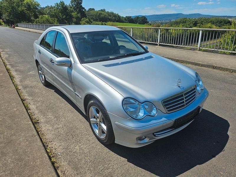 Silber Gebraucht 2004 Mercedes C180 Limousine | 3.999 € (Fairer Preis) - Bild 1/4