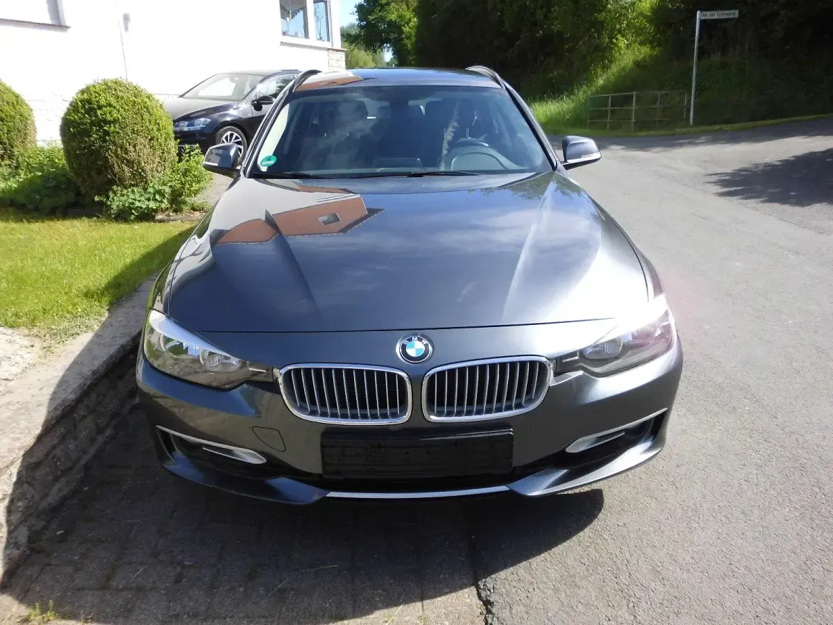 Gebraucht BMW 320 184 PS (135 kW) 2013 Grau Kombi