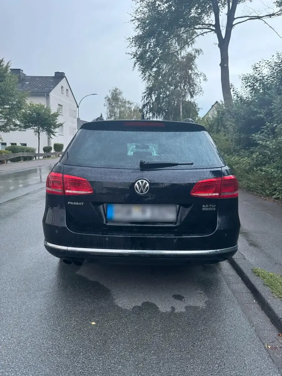 Gebraucht VW Passat 140 PS (102 kW) 2011 Schwarz Kombi