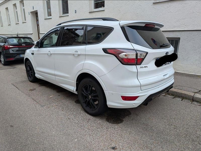 Gebraucht Ford Kuga ST-Line 150 PS (110 kW) 2017 Weiß SUV