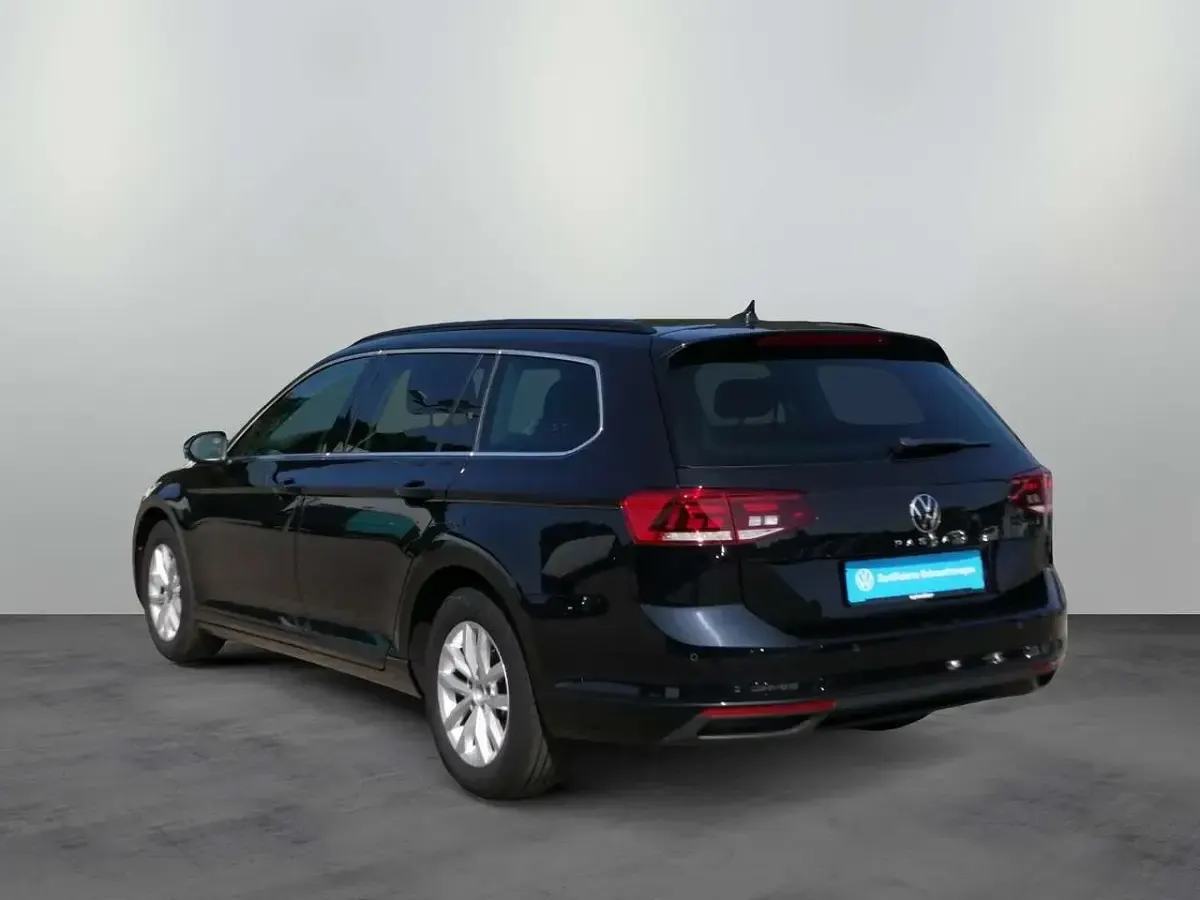 Gebraucht VW Passat Business 150 PS (110 kW) 2022 Schwarz Kombi