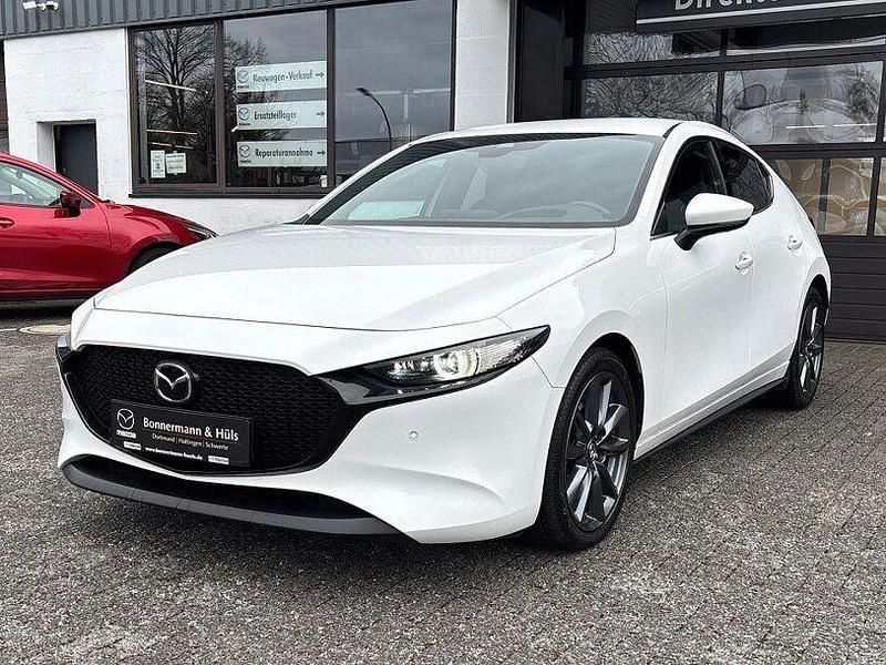 Gebraucht Mazda 3 Selection 122 PS (89 kW) 2023 Arctic white Limousine