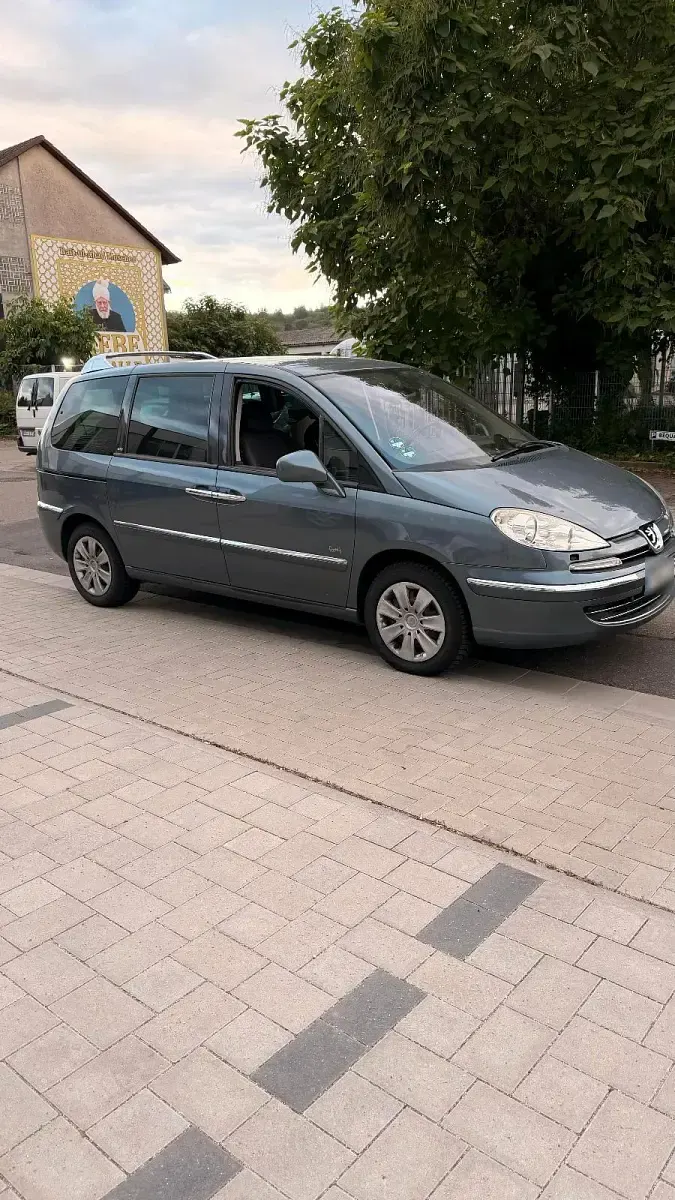 Gebraucht Peugeot 807 163 PS (119 kW) 2011 Grau Van / Kleinbus