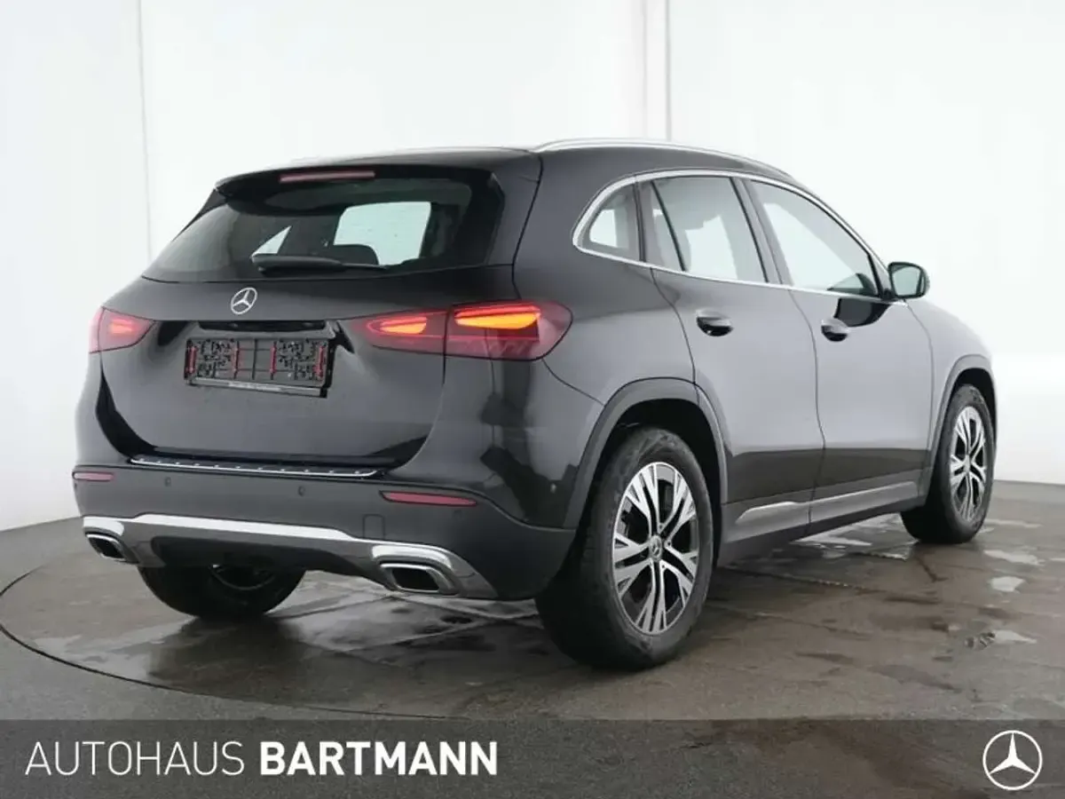 Gebraucht Mercedes GLA220 Progressive 190 PS (139 kW) 2024 Lack kosmosschwarz SUV