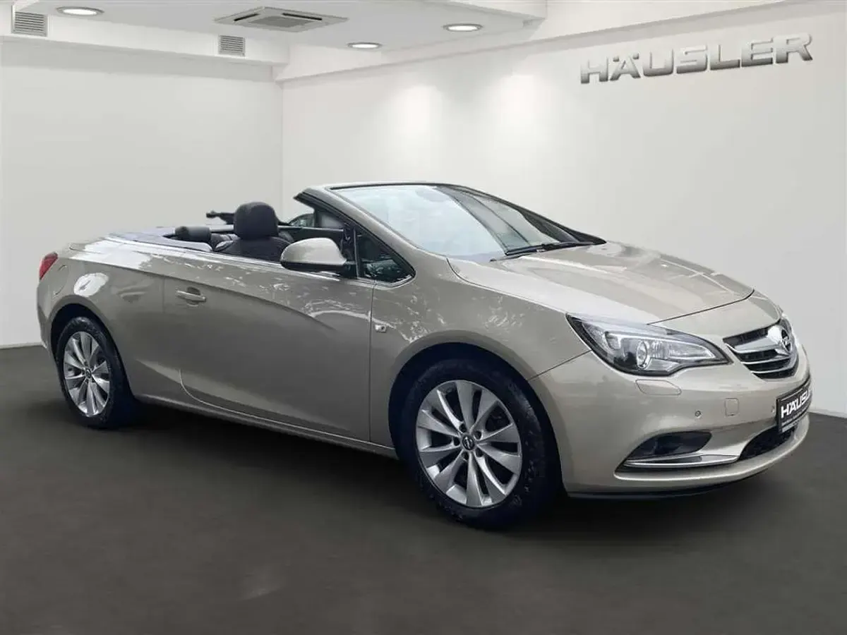 Gebraucht Opel Cascada Innovation 140 PS (102 kW) 2015 Beige met. Cabrio