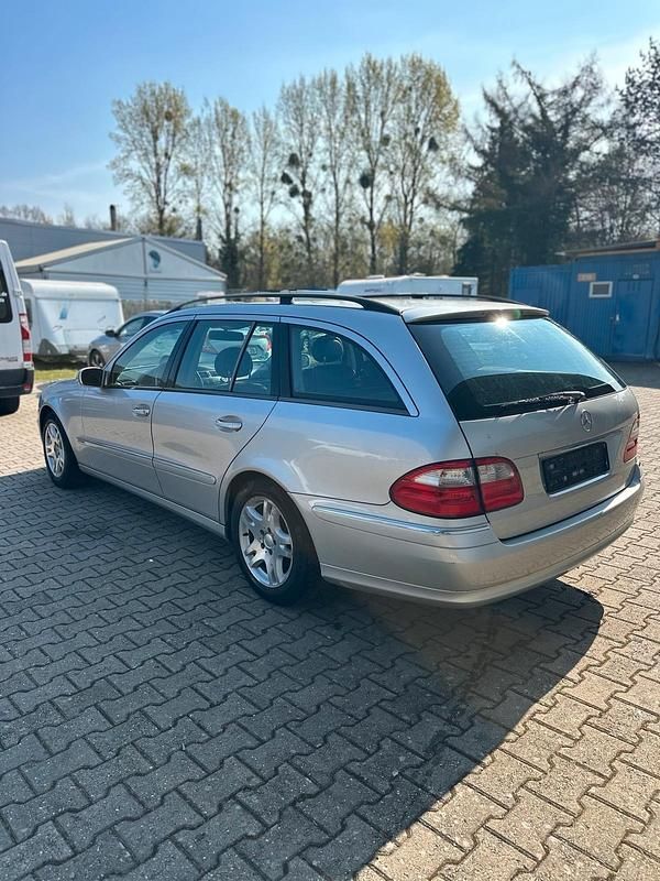 Gebraucht Mercedes E320 204 PS (150 kW) 2003 Silber Kombi