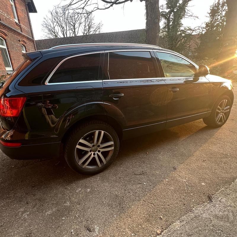 Second-hand Audi Q7 236 CP (173 kW) 2008 Negru SUV