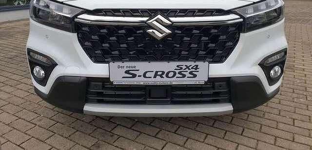 Gebraucht Suzuki SX4 S-Cross Comfort 129 PS (94 kW) 2024 Weiß metallic SUV
