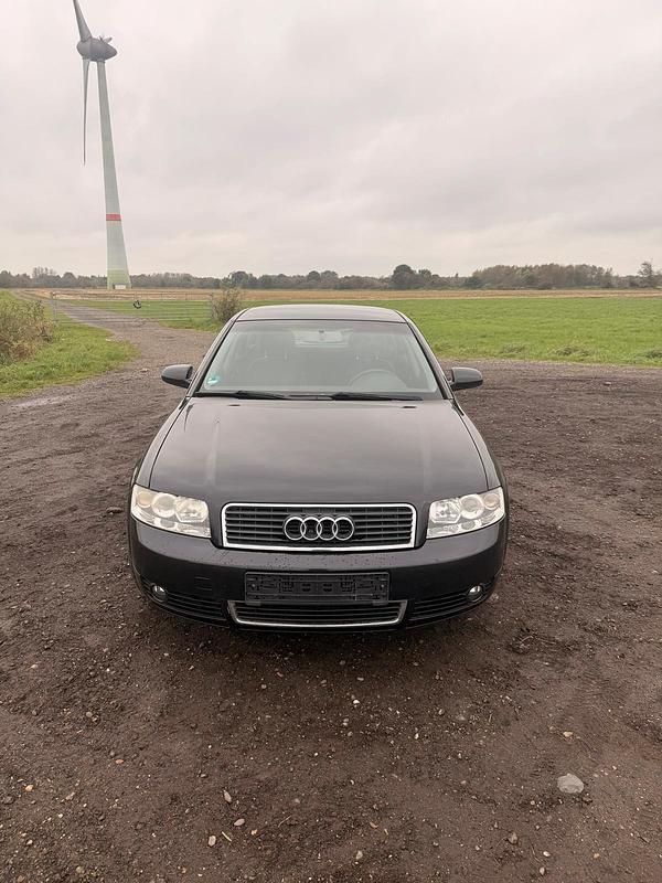Schwarz Gebraucht 2004 Audi A4 Limousine | 1.400 € (Guter Preis) - Bild 1/4
