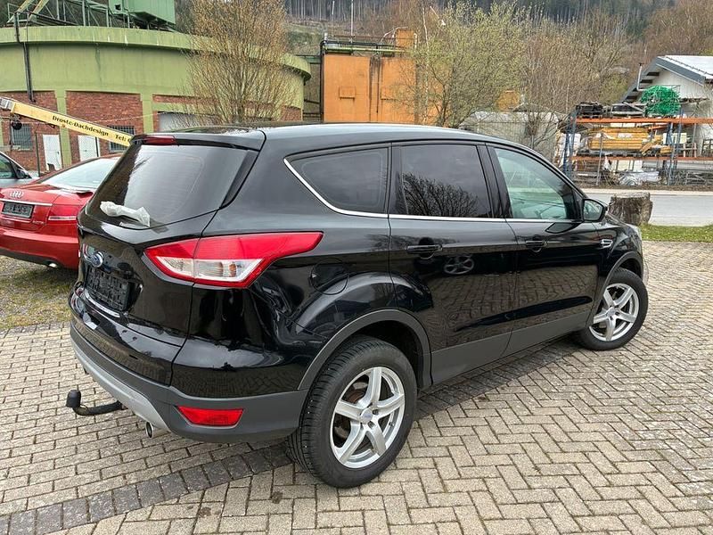 Gebraucht Ford Kuga Titanium 150 PS (110 kW) 2016 Schwarz SUV