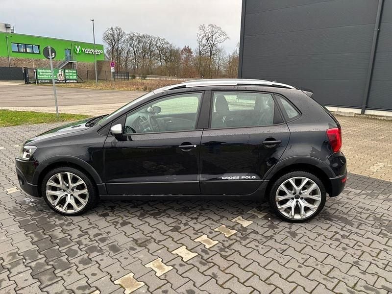 Gebraucht VW Polo Cross 90 PS (66 kW) 2015 Schwarz Kleinwagen