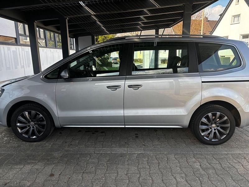 Gebraucht Seat Alhambra Style 150 PS (110 kW) 2010 Silber Van / Kleinbus