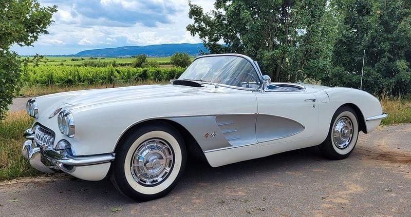 Weiß Gebraucht 1960 Corvette C1 Cabrio | 72.500 € - Bild 1/4