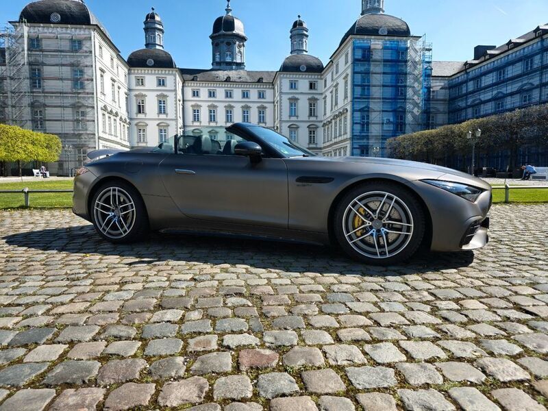 Grau Gebraucht 2022 Mercedes SL43 AMG AMG Cabrio | 99.999 € (Fairer Preis) - Bild 1/4