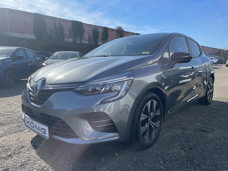 Grau Gebraucht 2023 Renault Clio V Evolution Limousine | 11.999 € (Fairer Preis) - Bild 1/3